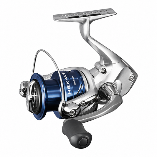 Shimano Nexave Fe spininginė ritė, pilnai matoma kvadratiniame baltame fone