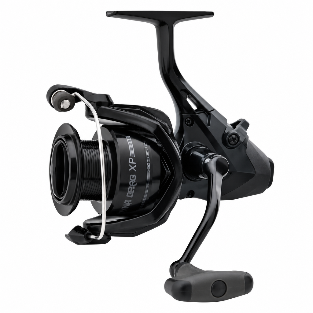 Okuma Dynadrag XP Baitfeeder ritė, pilnai matoma kvadratiniame baltame fone