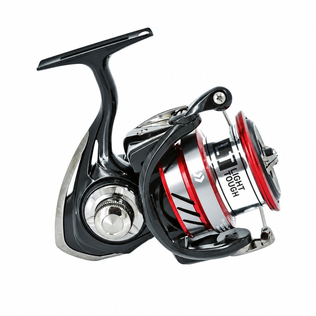 Daiwa Ninja Feeder LT 6000-SS ritė, pilnai matoma kvadratiniame baltame fone